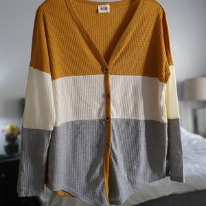 quarter sleeve tie top